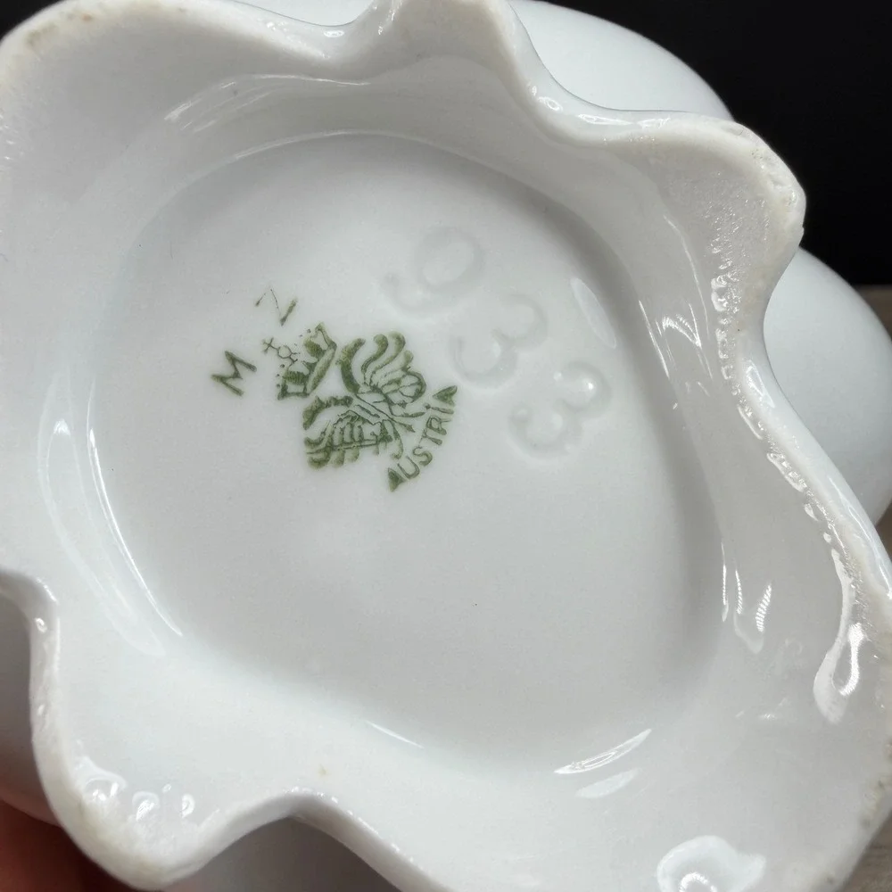 MZ Austria White Porcelain Footed Sugar Bowl‎ Scalloped Ruffled Shell Dish VTG